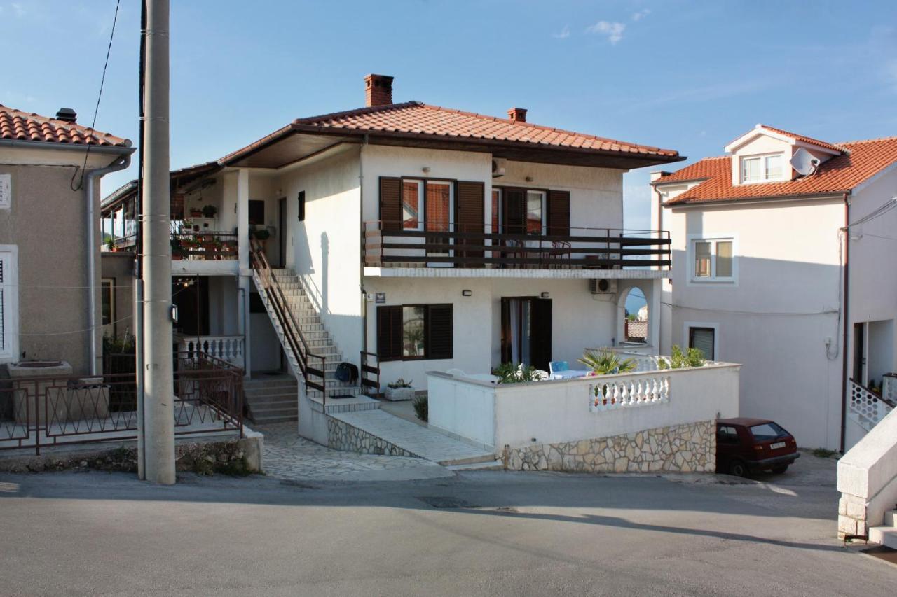 Apartment Vrbnik 5301B Екстер'єр фото